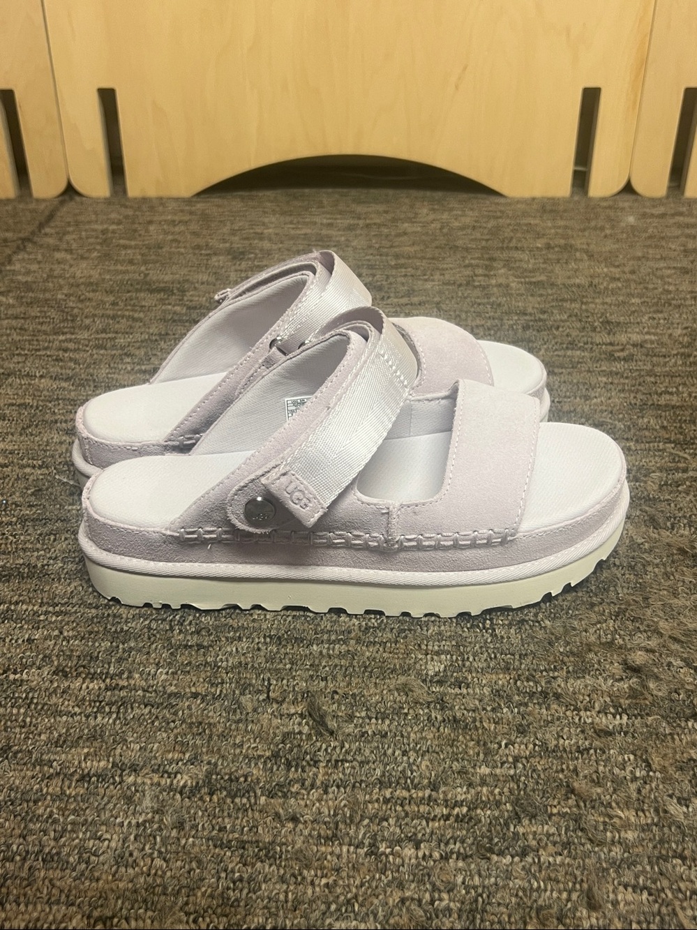 UGG Goldenstar Glide Platform sandal in Bay Fog size 9 NIB - Picture 5 of 9